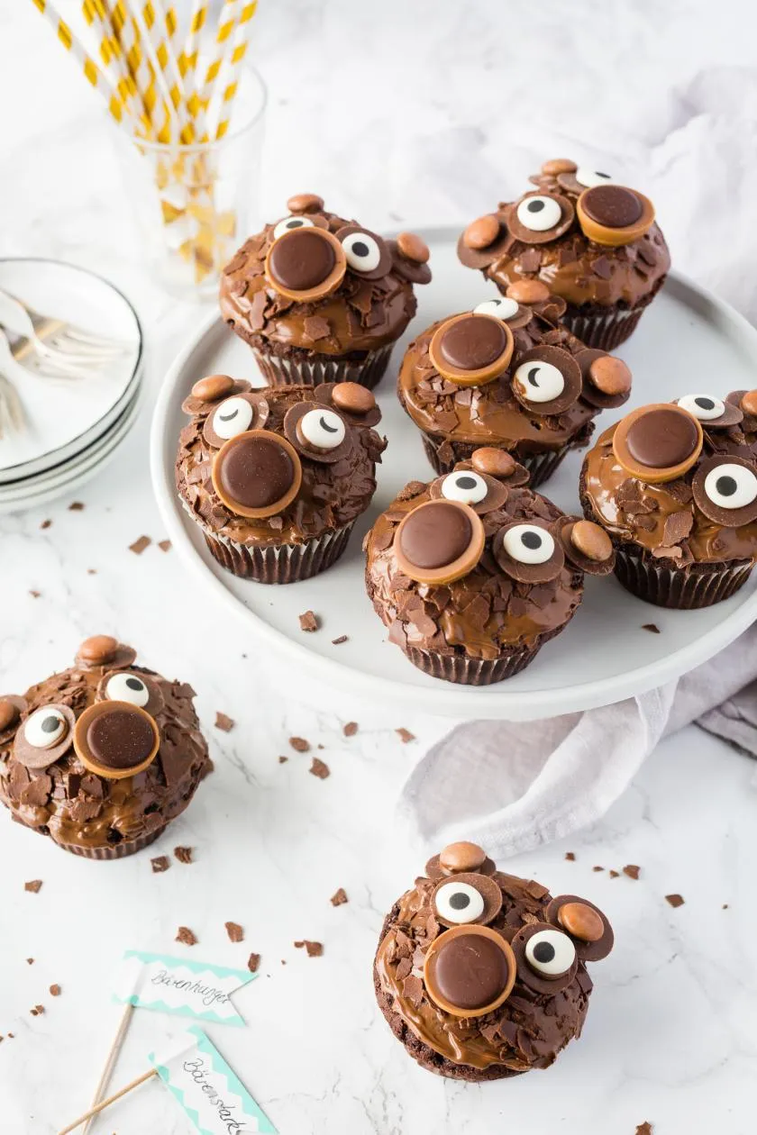Bärenmuffins mit Schokolade und Toffifee, ideal für den Kita Geburtstag.