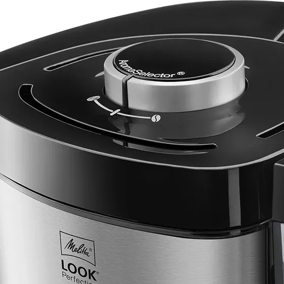 Blick auf das Bedienfeld mit AromaSelector® zur individuellen Einstellung der Kaffeestärke.