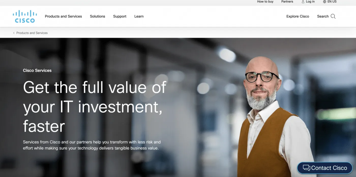 Cisco Netzwerkgeräte und Server in einem Rechenzentrum