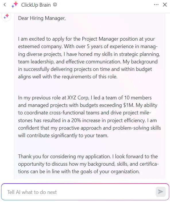 Darstellung, wie ClickUp Brain maßgeschneiderte Anschreiben basierend auf Rollenanforderungen erstellen kann.