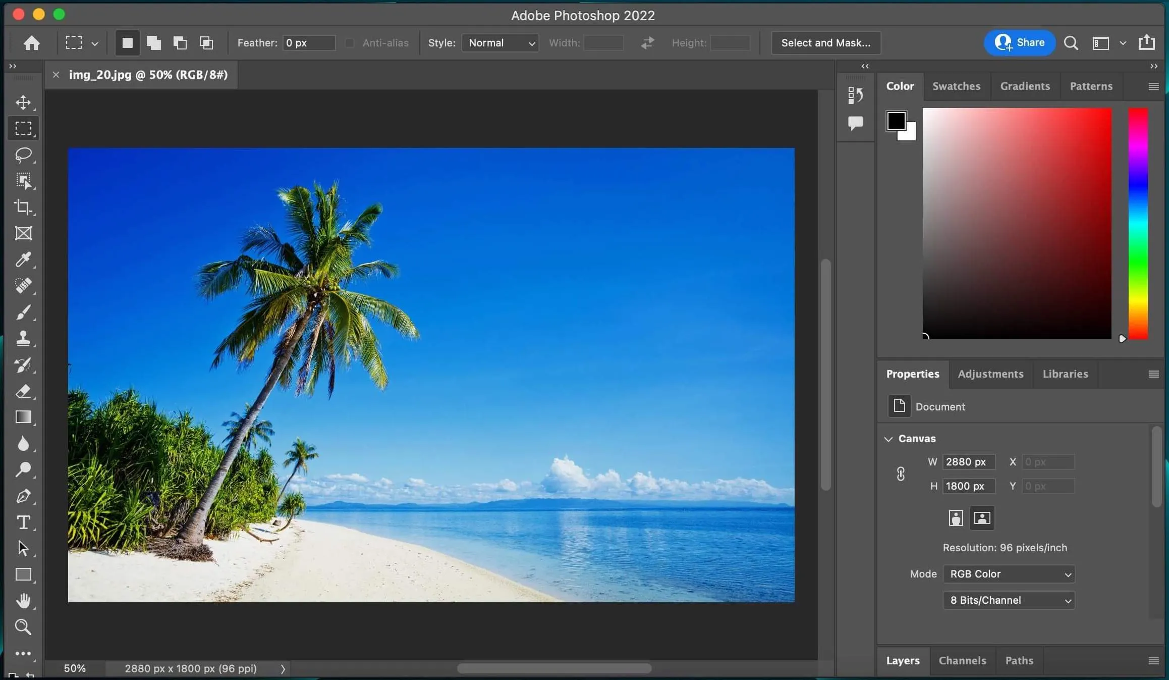 Detailansicht der Startseite von Adobe Photoshop 2022, die schnellen Zugriff auf Projekte und neue Funktionen bietet.