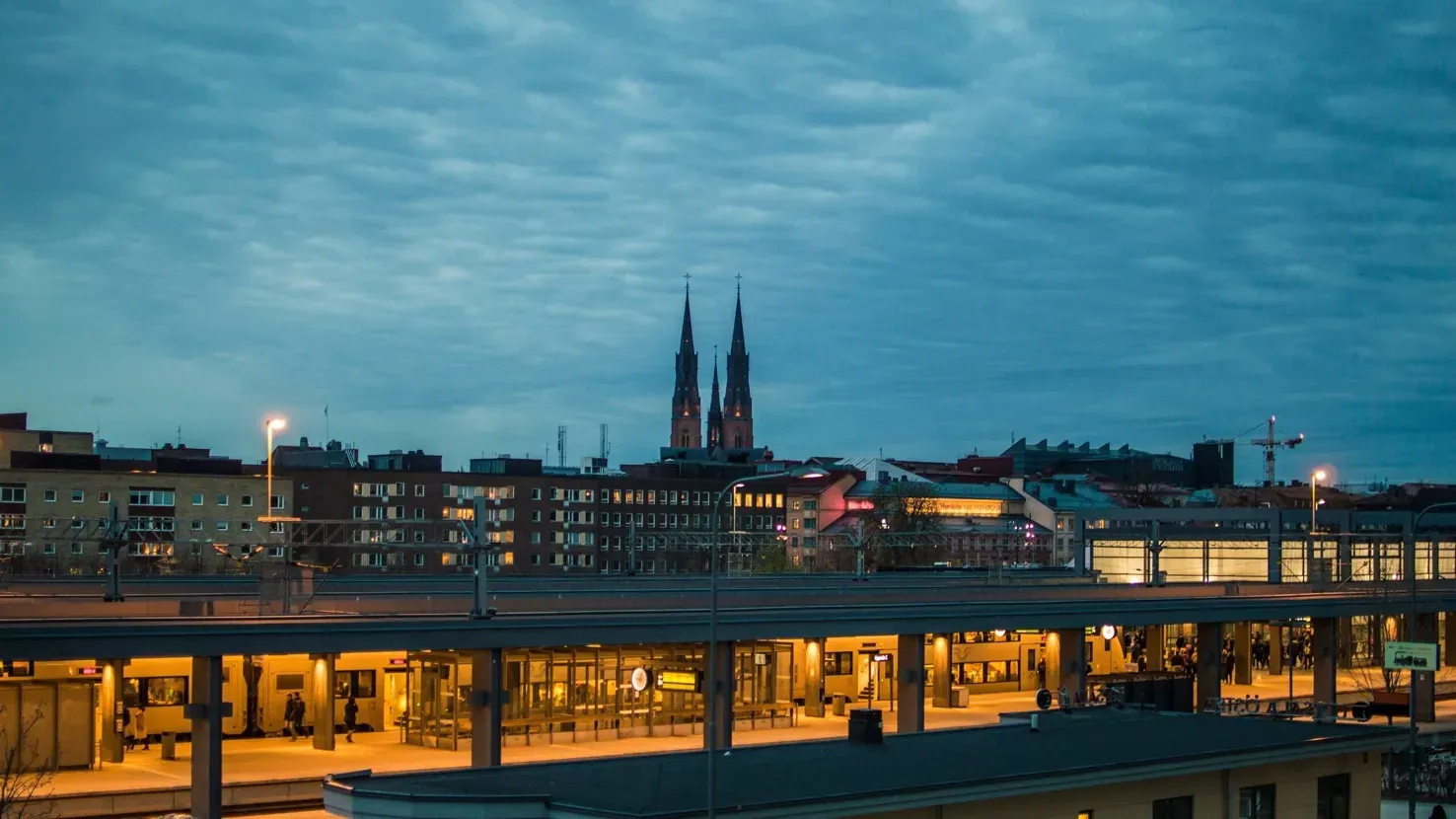 Die beeindruckende Kathedrale von Uppsala im Schnee