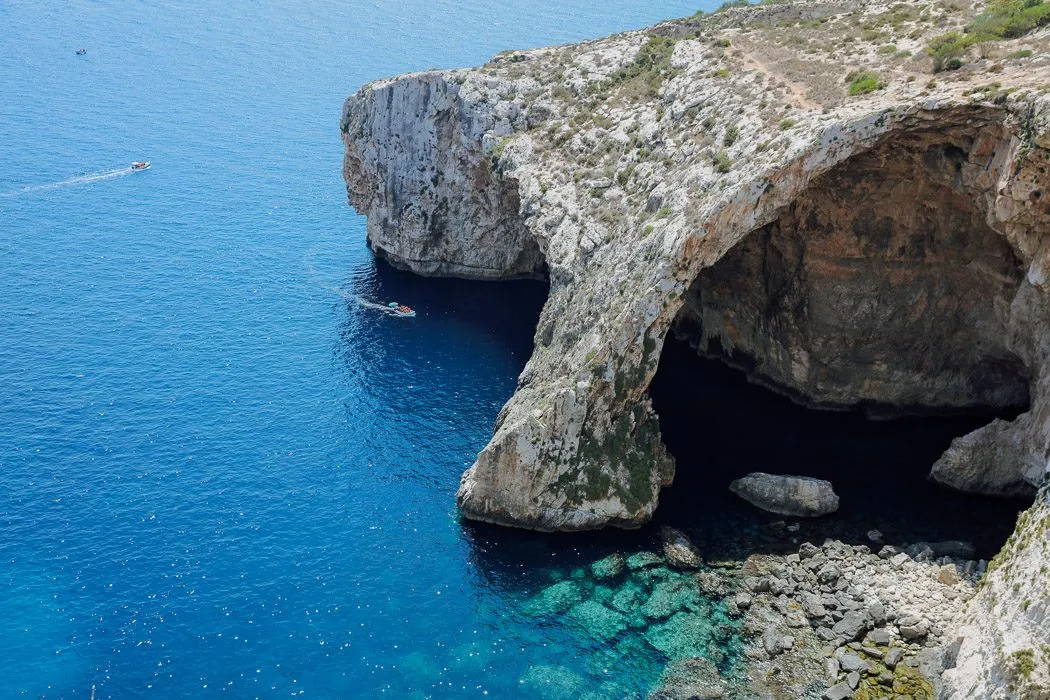 Die Blaue Grotte auf Malta ist eine Meereshöhle