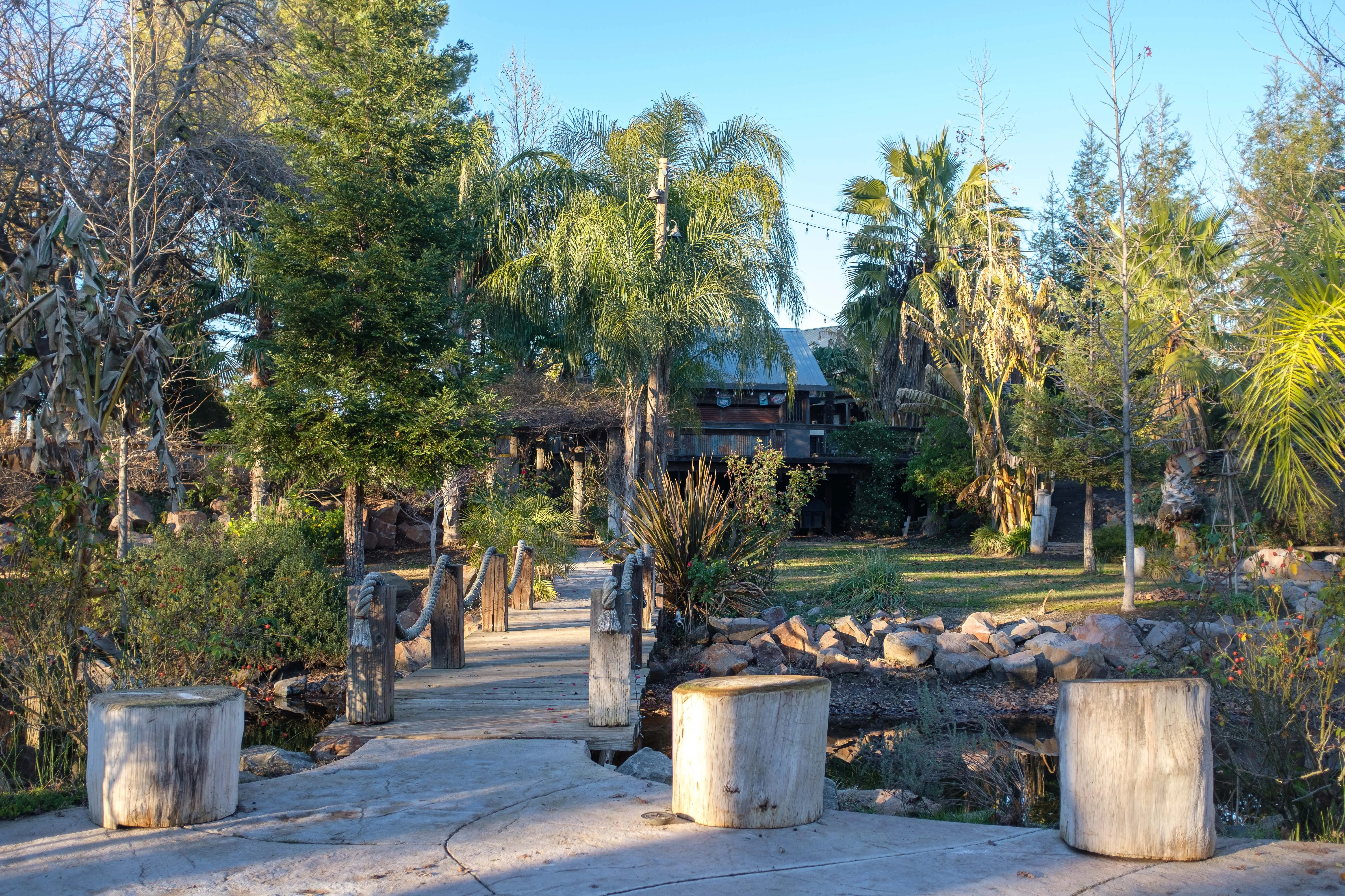 Ein Blick auf das Lassen Steakhouse von der Rückseite des Anwesens in Vina, Kalifornien