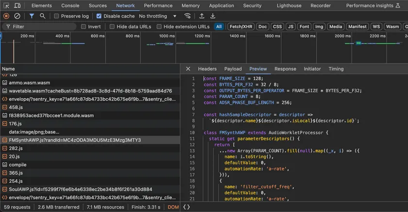 Ein Screenshot der Chrome Devtools, der einen Netzwerkanfrage-Tab zeigt, in dem eine Datei namens FMSynthAWP.js ausgewählt ist.