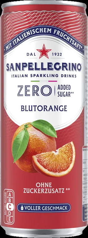 Eine Dose Sanpellegrino Zero Blutorange vor einem hellen Hintergrund
