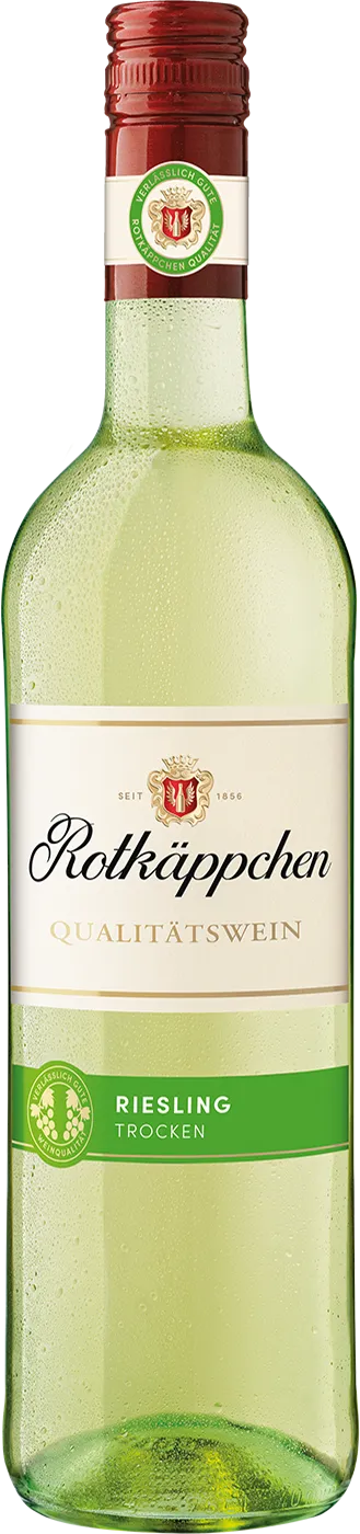 Eine Flasche Rotkäppchen Qualitätswein Riesling Trocken in einer Weinlandschaft