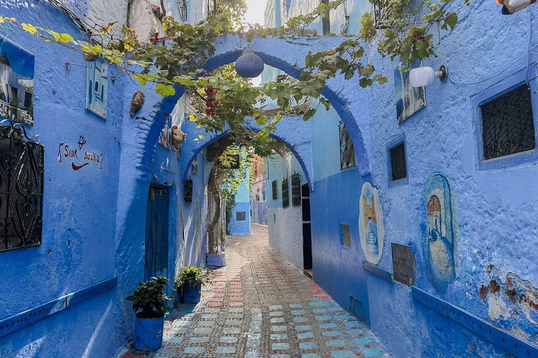 Eine Gasse in Chefchaouen