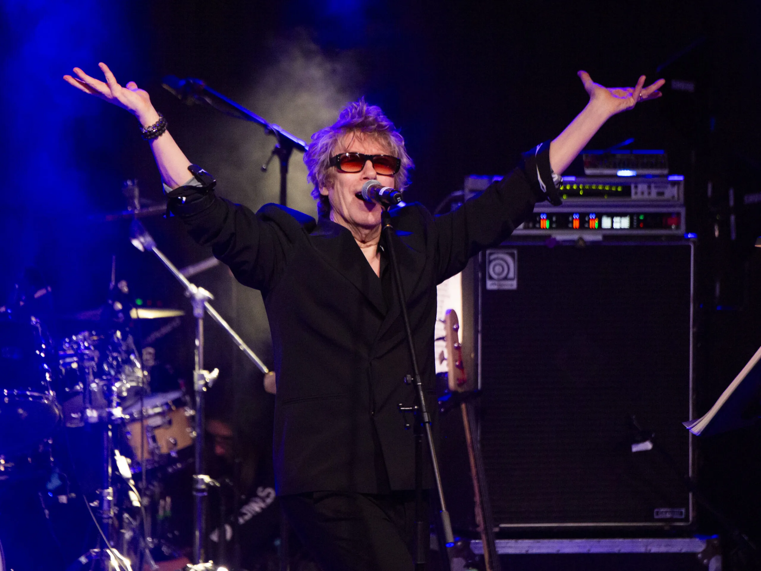 Eine Silvercrest Espressomaschine in einer Küchenumgebung