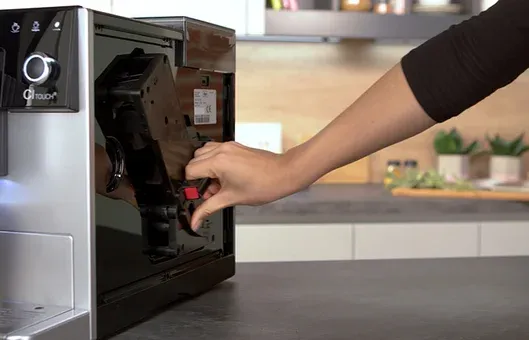 Einfache Reinigung des Melitta CI Touch Kaffeevollautomaten