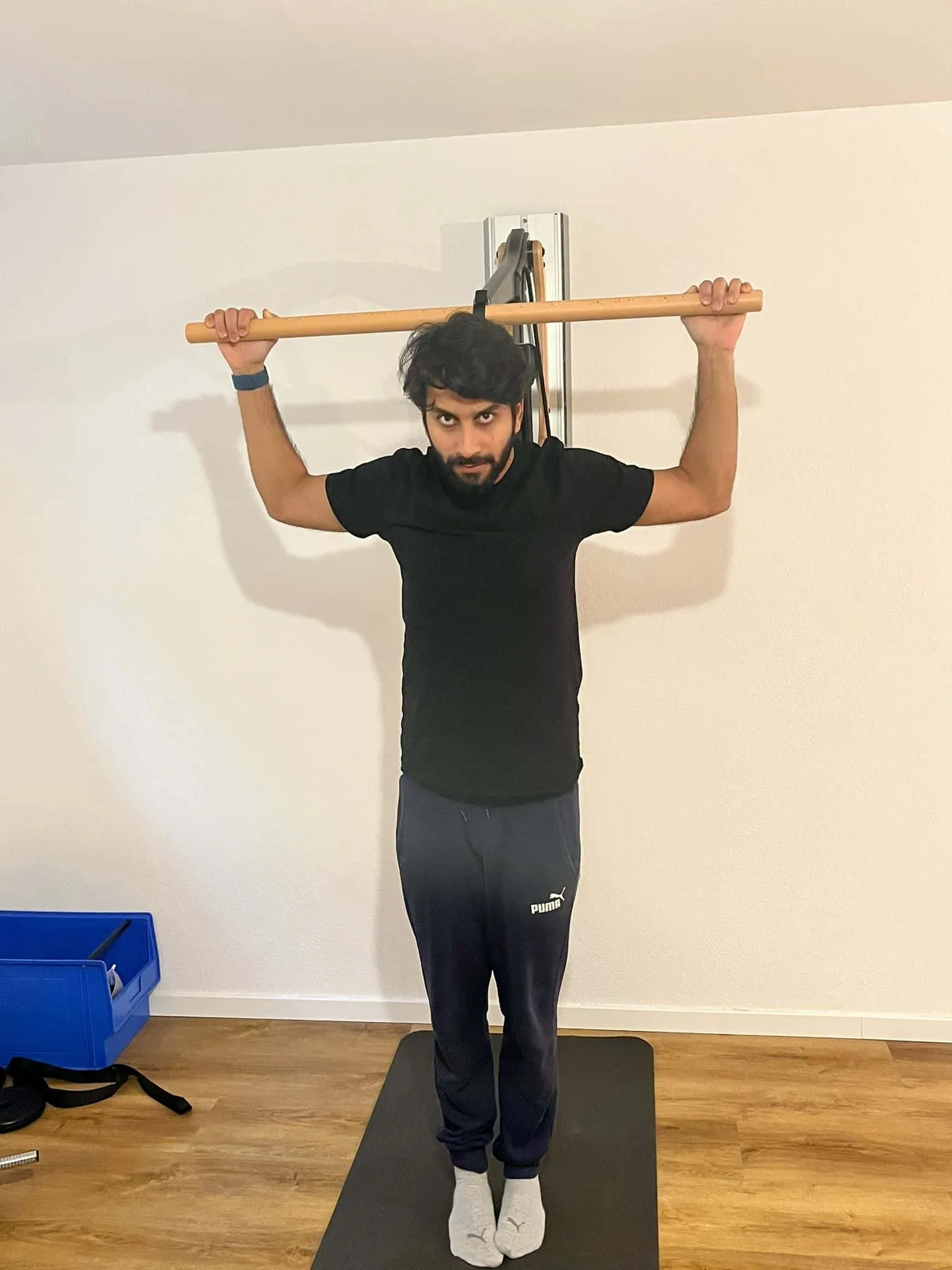 Eisenhorn Kraftstation im Einsatz mit Fokus auf funktionelles Training.