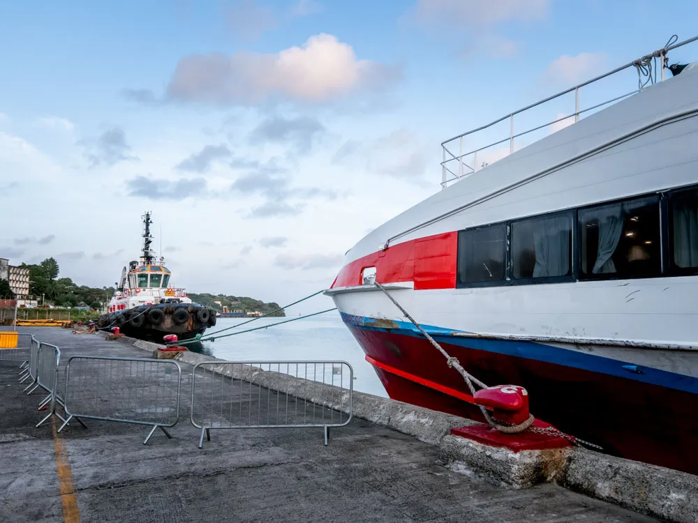 Express des Isles Faehre in der Karibik