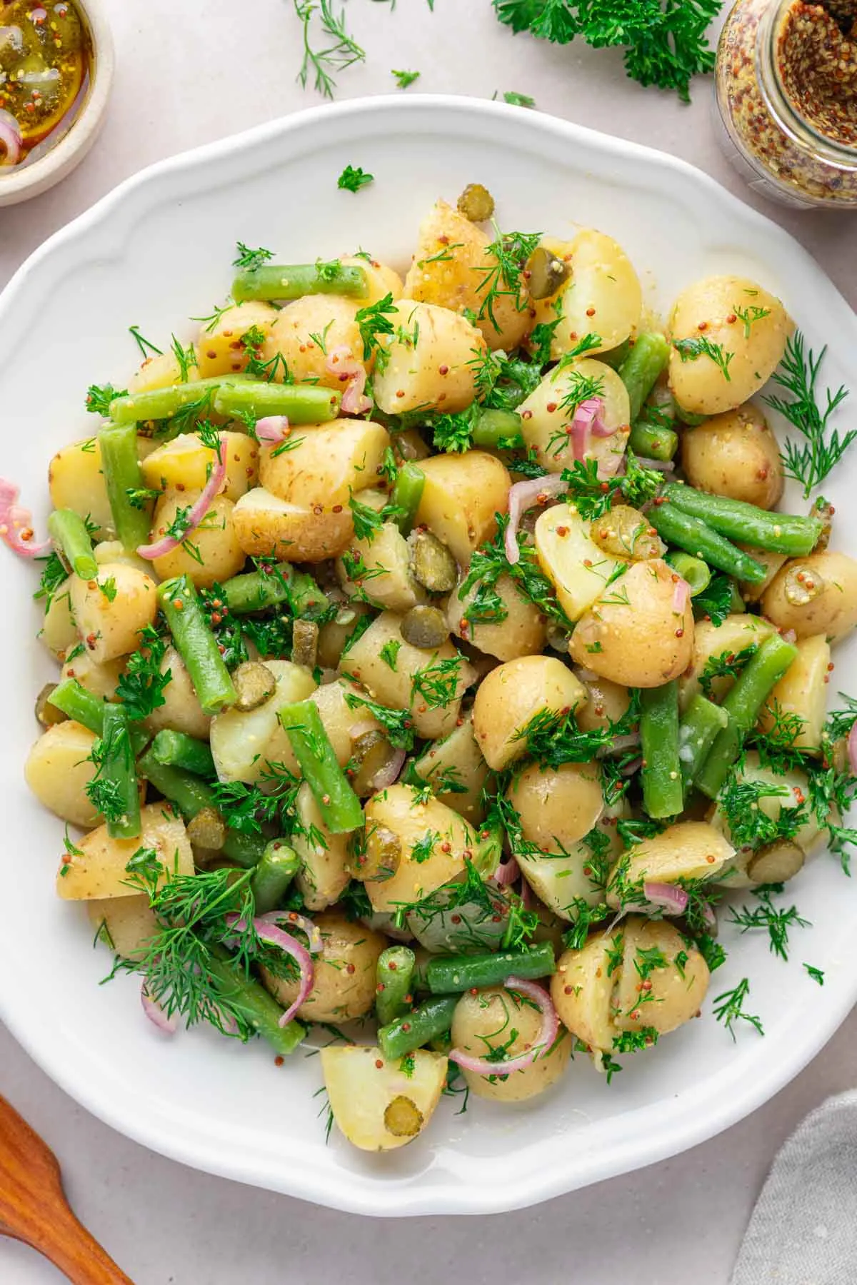 Französischer Kartoffelsalat mit grünen Bohnen