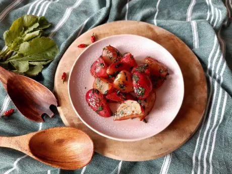 gebratene Radieschen am Teller