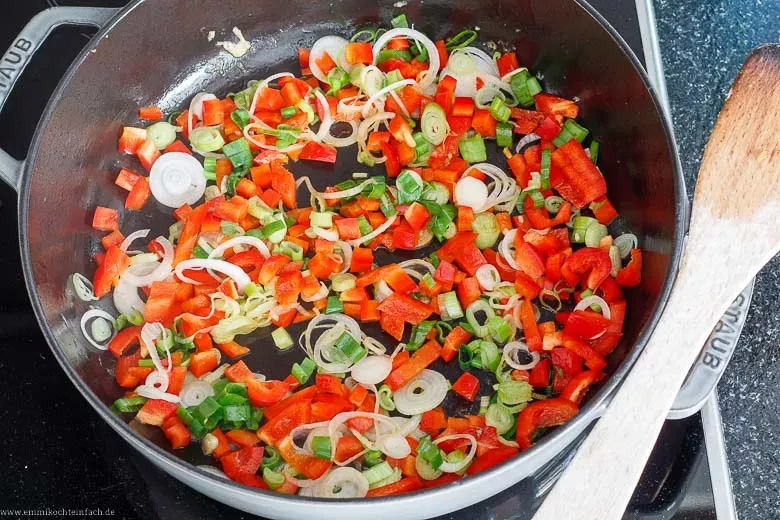 Gemüse dünsten für süss sauer Soße - www.emmikochteinfach.de