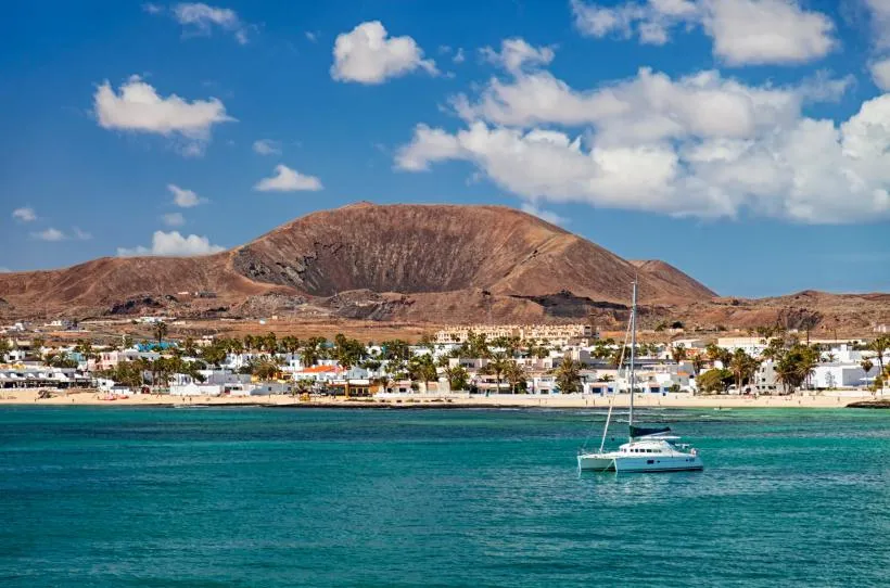 Goldener Sandstrand und Dünen in Corralejo, Fuerteventura, Kanarische Inseln