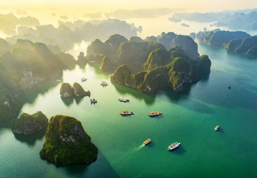 Halong Bay, Vietnam ist ein tolles Fernreiseziel im Mai