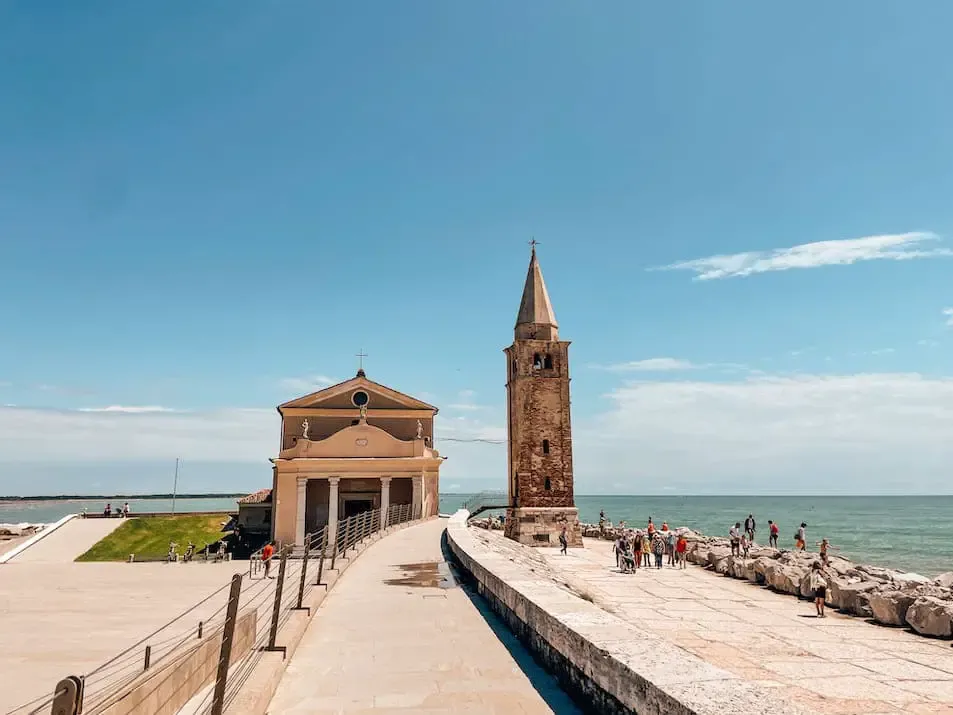 Historische Wallfahrtskirche Madonna dell’Angelo, direkt am Meer gelegen