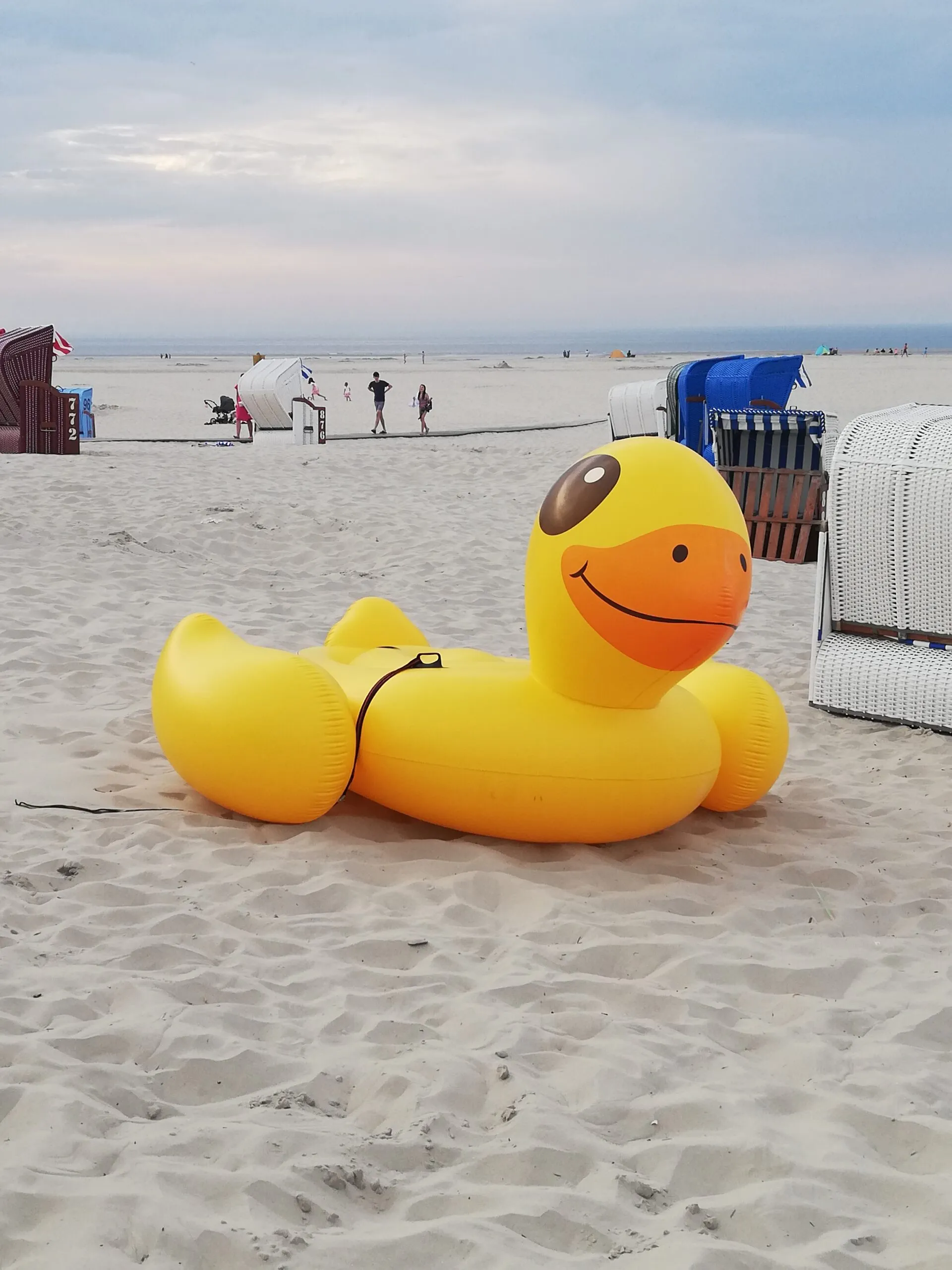 Idyllischer Strand auf Juist mit Blick auf die Nordsee
