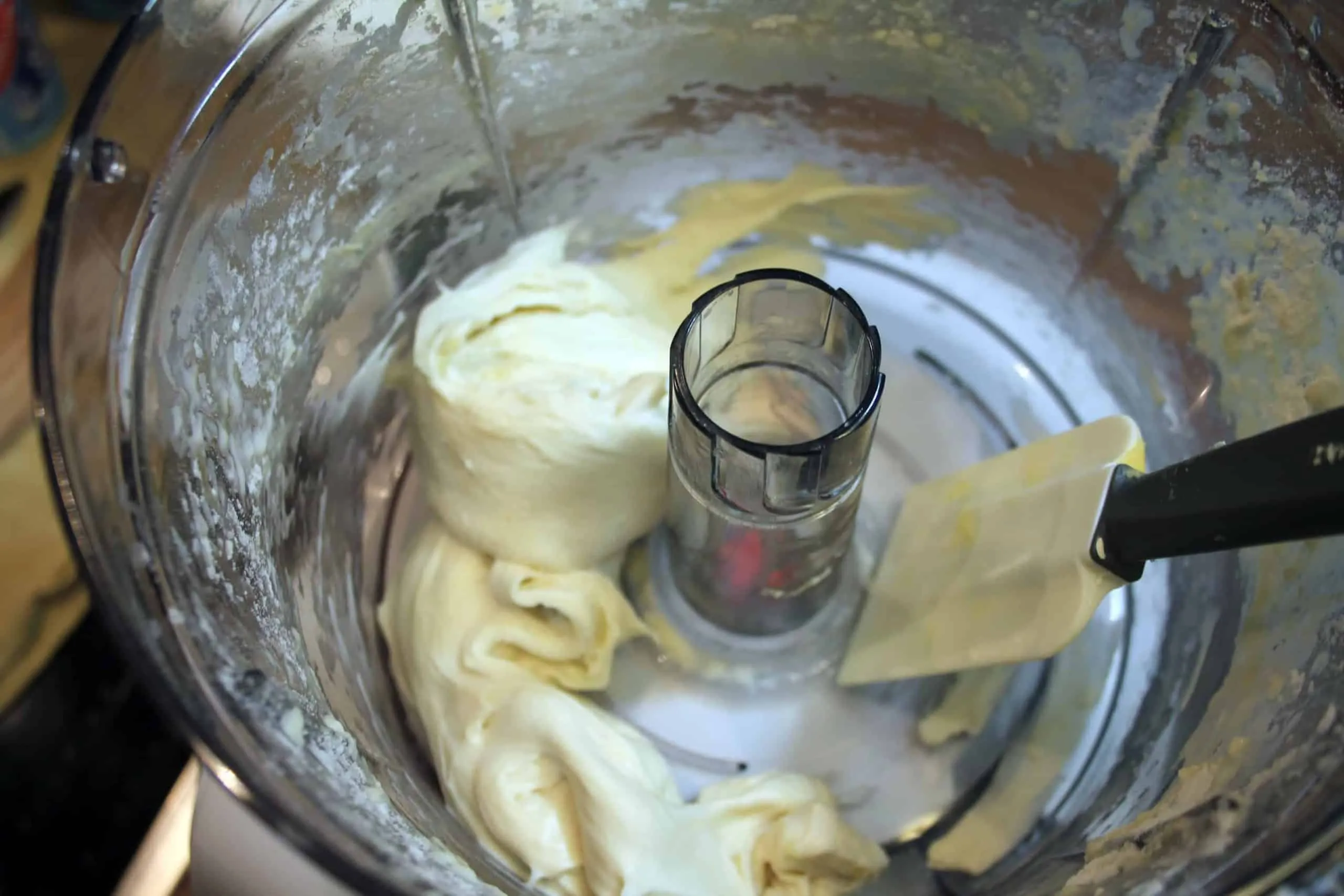 Innenansicht Bosch MultiTalent 8 mit Barriere in der Schüssel