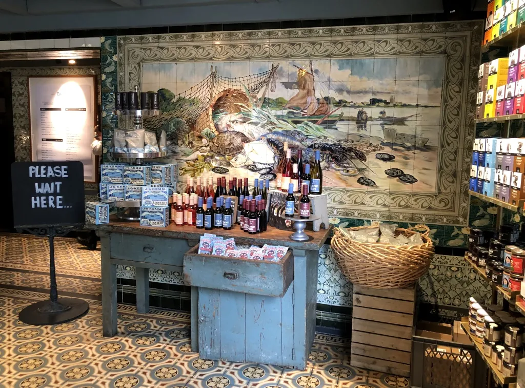 Jugendstil-Interieur in Cölln's Austernkeller in Hamburg