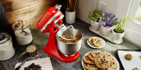 KitchenAid Mini Küchenmaschine knetet schweren Teig für Brot oder Kuchen