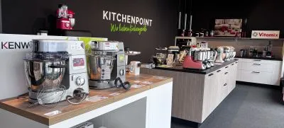 Kitchenpoint Fachgeschäft Showroom mit SMEG und KitchenAid Geräten in Herzogenaurach