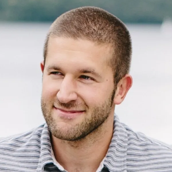 Kunde Flo teilt seine positive Erfahrung mit dem schnellen und kompetenten Kundenservice von Elha Service