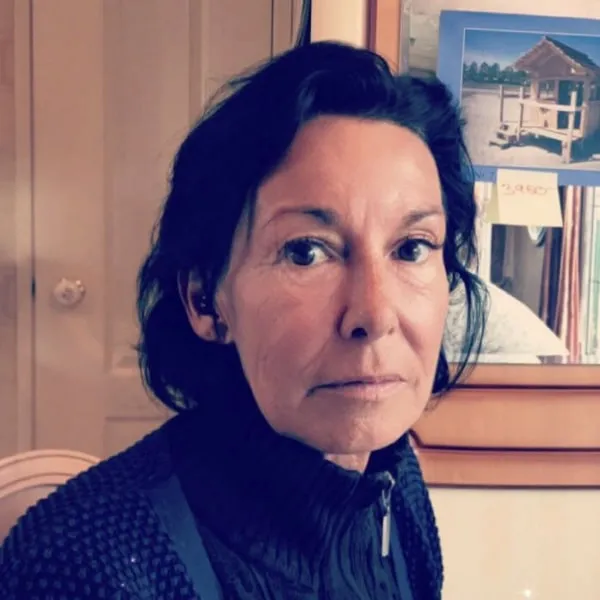 Langjährige Kundin von Elha Service, die den Kauf einer Küche empfiehlt