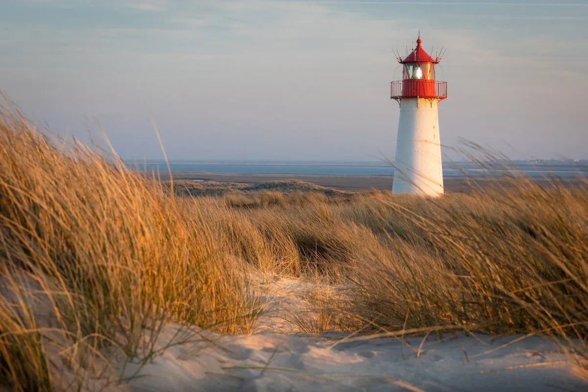 Leuchtturm auf Sylt, ein Wahrzeichen der Nordseeinsel.