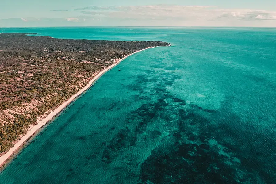 Luftaufnahme der Küste der Bazaruto-Insel
