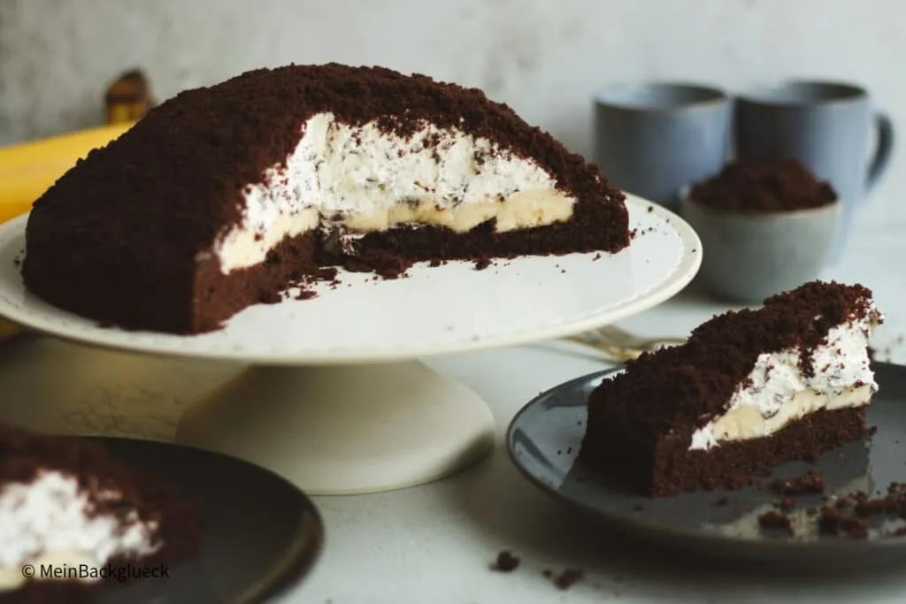 Maulwurfkuchen mit Schokoladenstreuseln, eine cremige Alternative zur Torte für das Osterfest