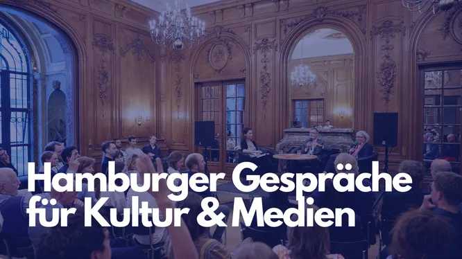 Mendelssohnsaal in der HfMT, blaues Overlay: Hamburger Gespräche für Kultur und Medien