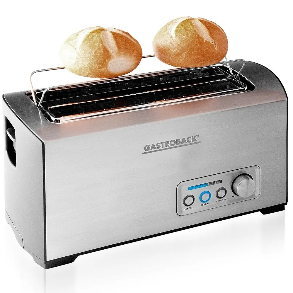 Nahaufnahme des Gastroback Toasters mit eingeführtem Brot für den Röstvorgang