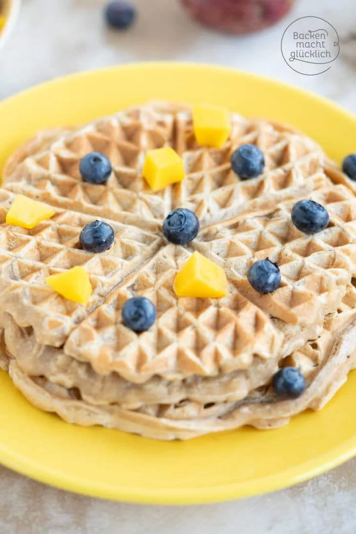 Nahaufnahme einer knusprigen, zuckerfreien Vollkornwaffel