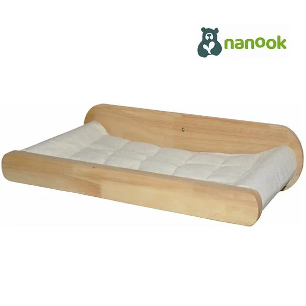 Nanook Wandliegeplatz für Katzen, platzsparendes Wandbett aus nachhaltigem Holz mit Kissen