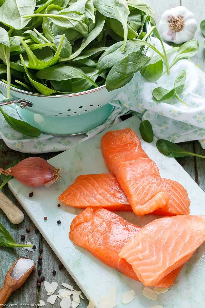 Ofenlachs auf Spinat