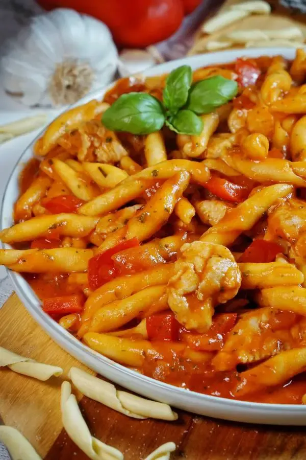 Pasta mit Paprika und Hähnchen