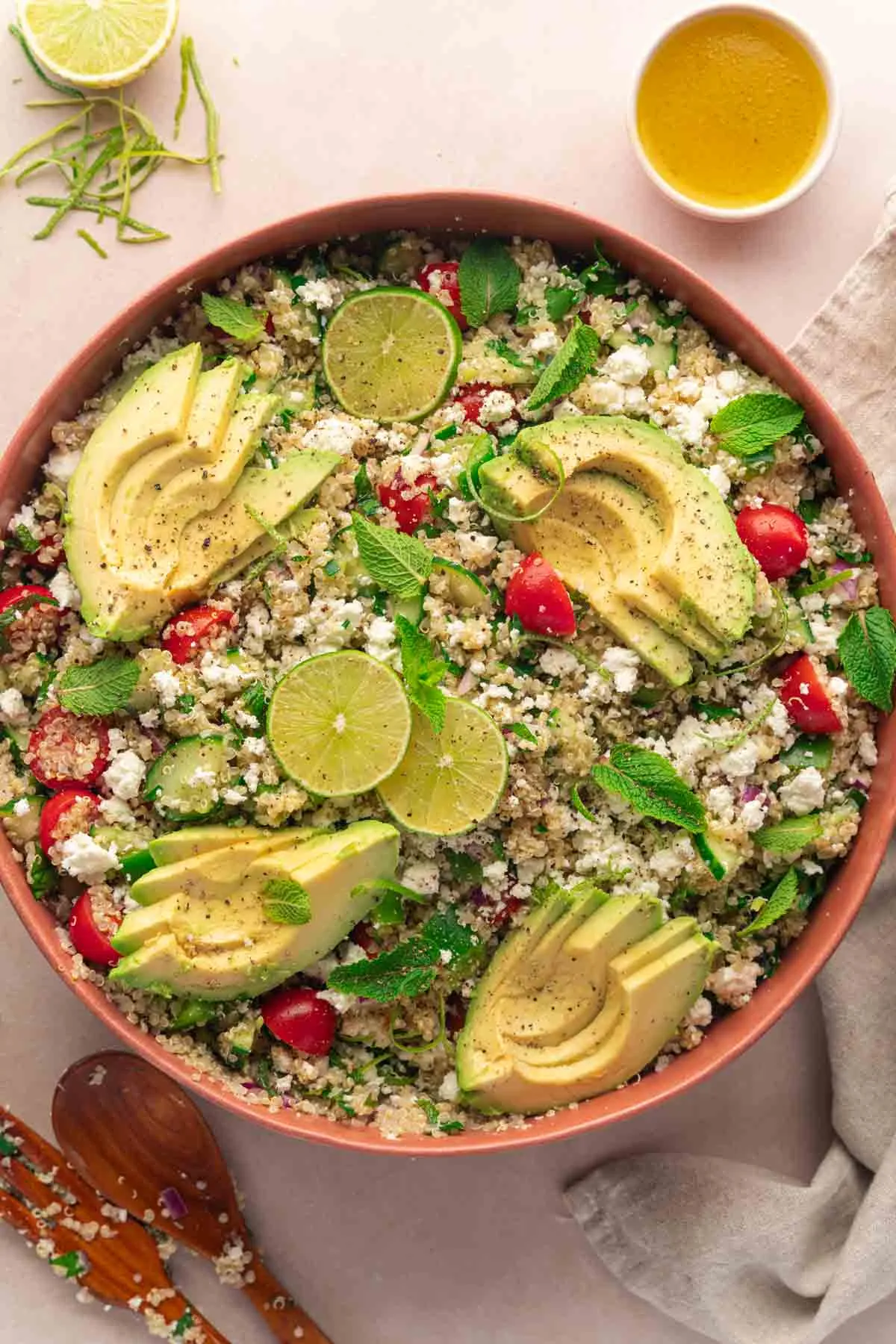 Quinoa-Salat mit Limetten-Vinaigrette