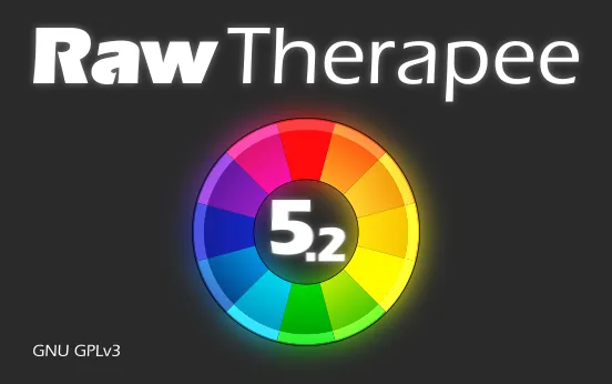 RawTherapee 5.2 Startbildschirm mit Logo und Software-Version