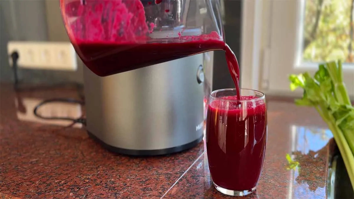 Rote Bete Saft selber machen mit Entsafter oder Mixer - Säfte zum Abnehmen