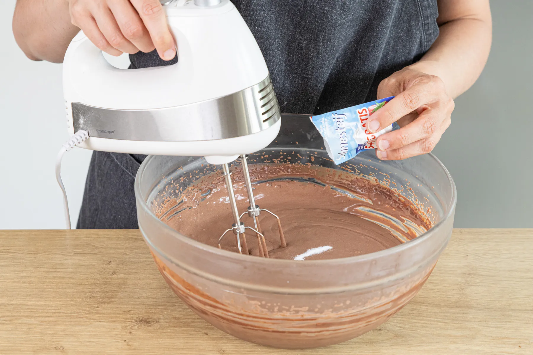 Sahnesteif dazugeben