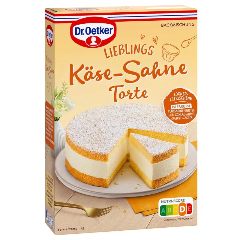 Sahnige Käse-Sahne Torte, fertig gebacken und dekoriert