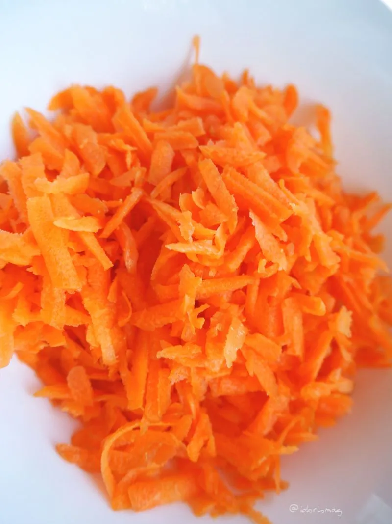 Schritt-für-Schritt Zubereitung von Apfel-Karotten-Nuss-Muffins