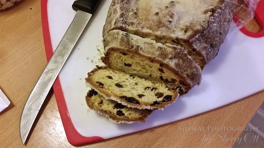 Selbstgemachter Annaberger Butterstollen nach Hause geliefert