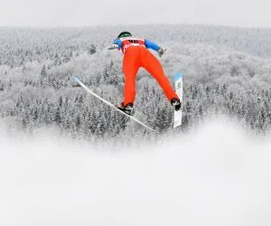 Skispringen im TV Symbolbild
