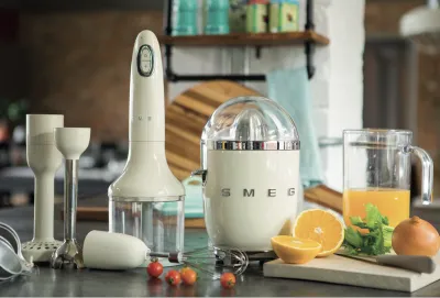 SMEG Küchengeräte Set mit Stabmixer, Mixer und Zitruspresse im 50er Jahre Stil