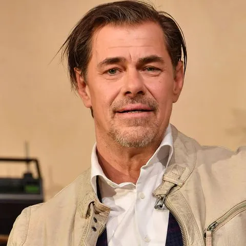 Sven Martinek, Schauspieler und Vater von Esther Sedlaczek