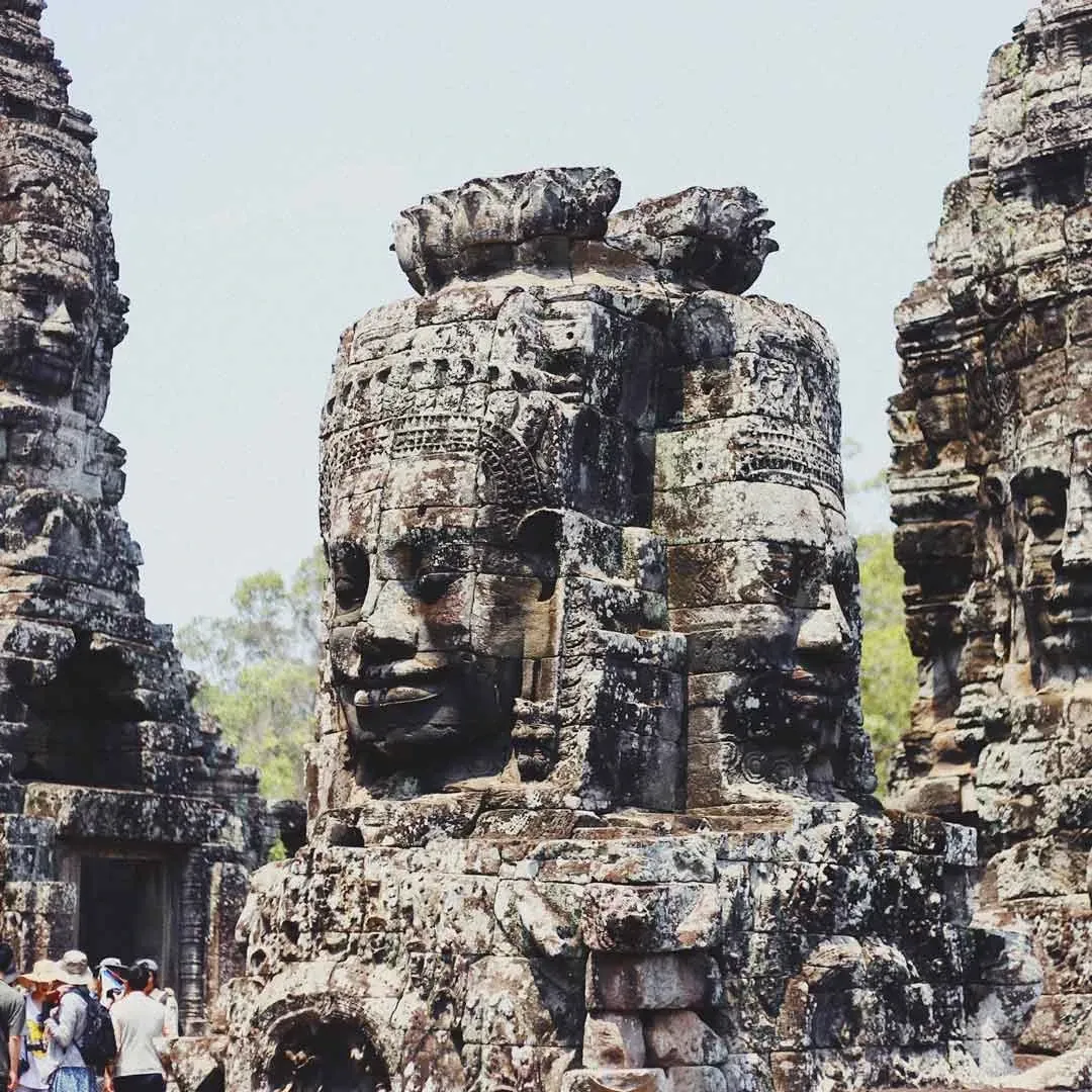 Tempelanlage Angkor Wat bei Sonnenaufgang in Kambodscha