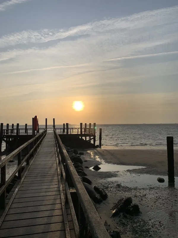 Typische deutsche Nordseeküste mit wunderschönen Stränden auf Föhr.